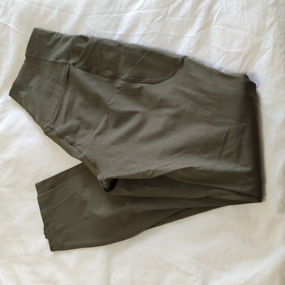 Halara Patitoff Pet Hair Resistant Leggings - Picture 10 of 11